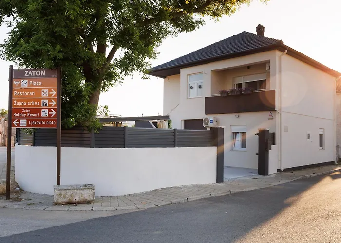 Casa de Férias Dvori Dida Drage *