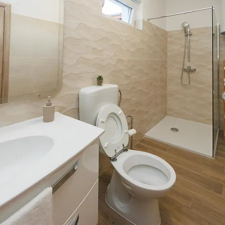 度假居 Dvori Dida Drage 扎顿